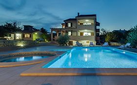 Villa Zlatni Dvori Zadarvillas